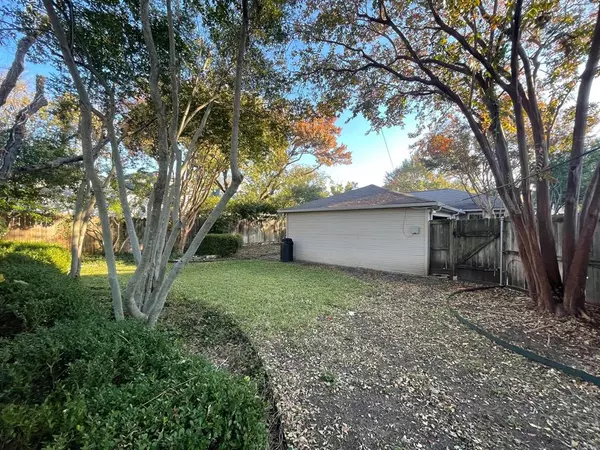 Dallas, TX 75225,6723 Woodland Drive