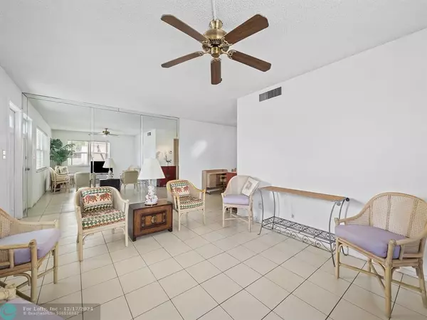 Lauderdale By The Sea, FL 33062,1751 S Ocean Blvd  #205W