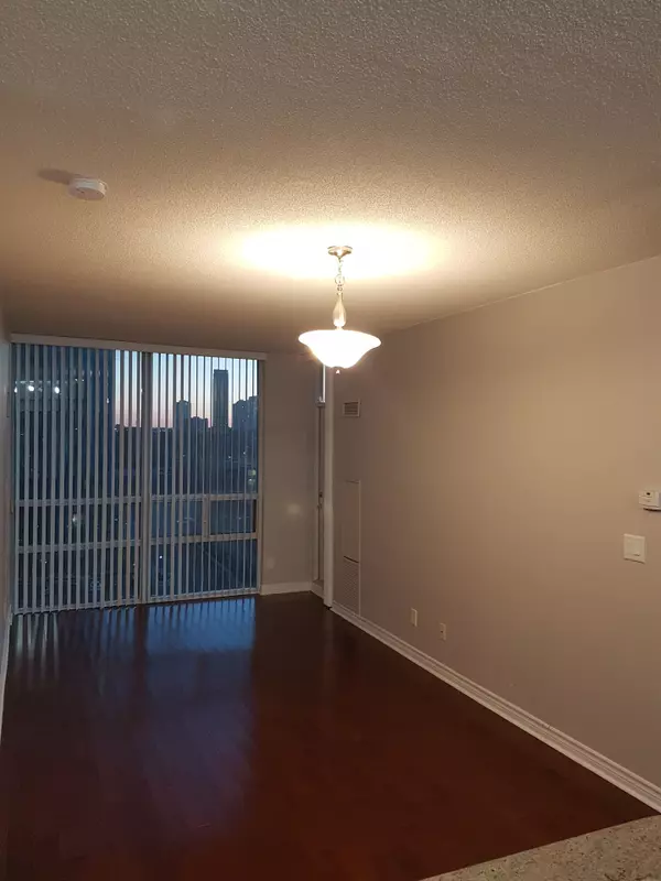 Mississauga, ON L5B 0B9,3504 Hurontario ST #1106