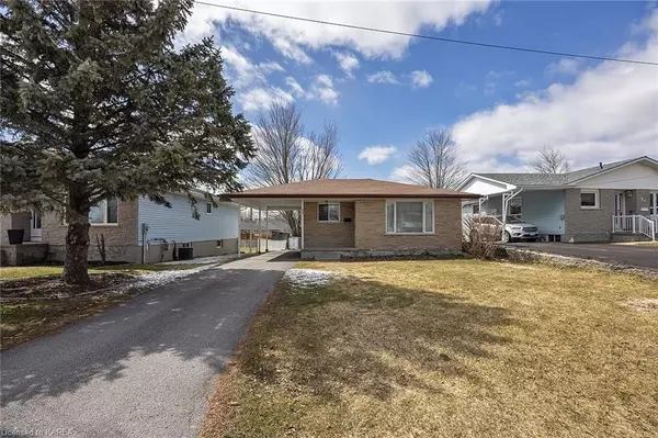 Greater Napanee, ON K7R 3T9,27 REID ST