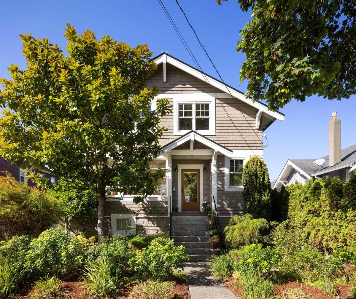 Victoria, BC V8V 4H6,40 Wellington Ave