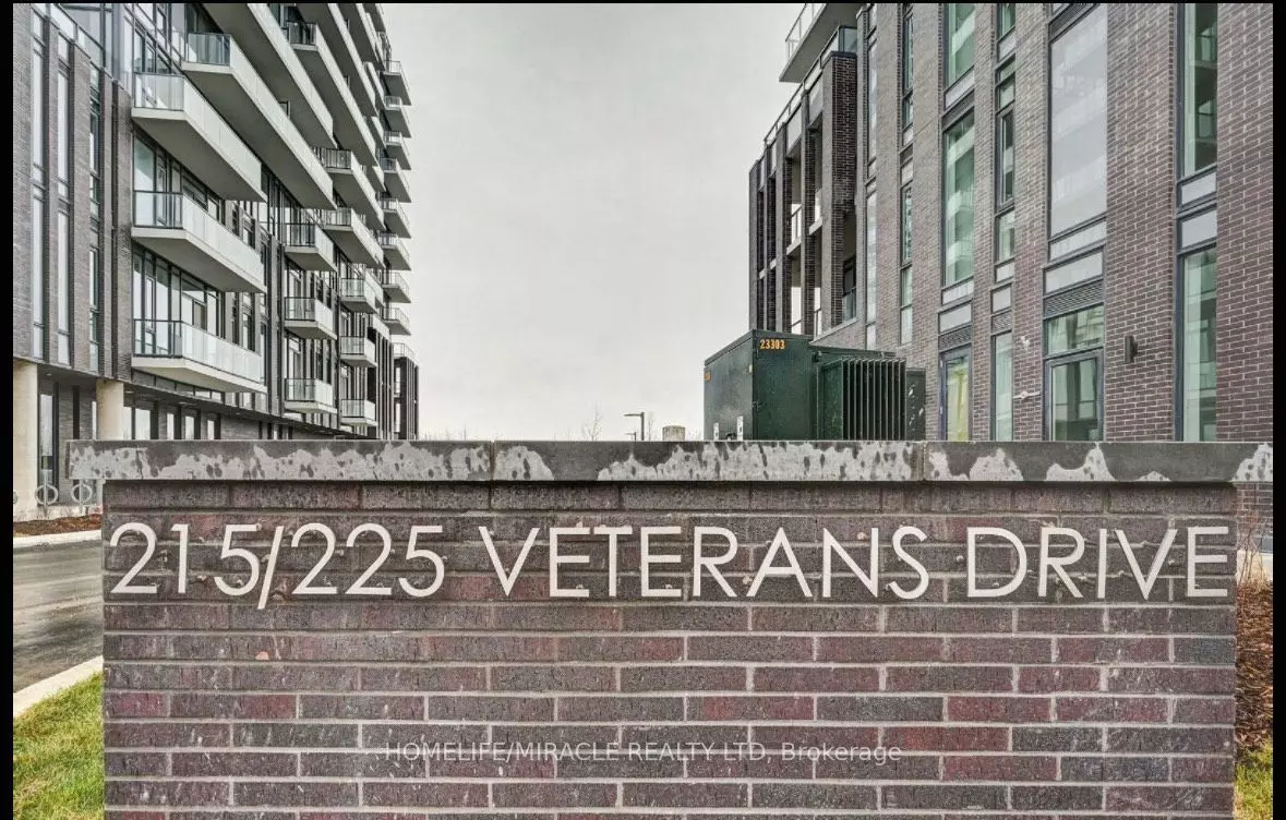 Brampton, ON L7A 4S6,215 Veterans DR #S0809