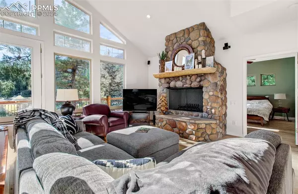 Manitou Springs, CO 80829,1344 Sun Valley LN