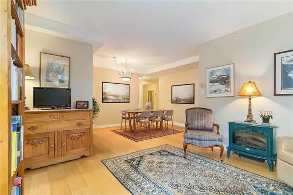 Victoria, BC V8V 4Y4,1020 View St #203