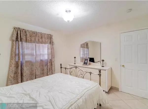 Lauderdale Lakes, FL 33319,4090 NW 42nd Ave  #301