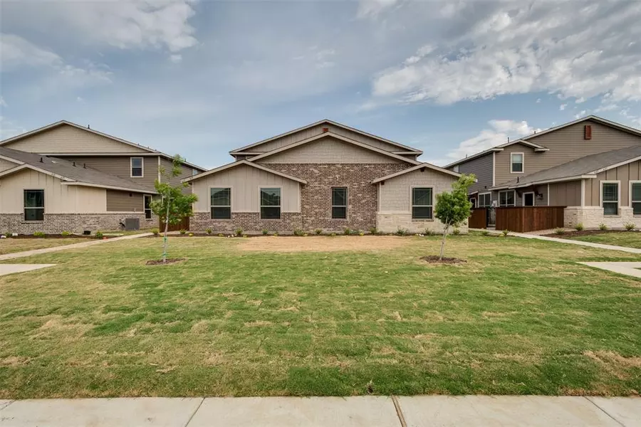 623 Harvest Moon Drive, Venus, TX 76084