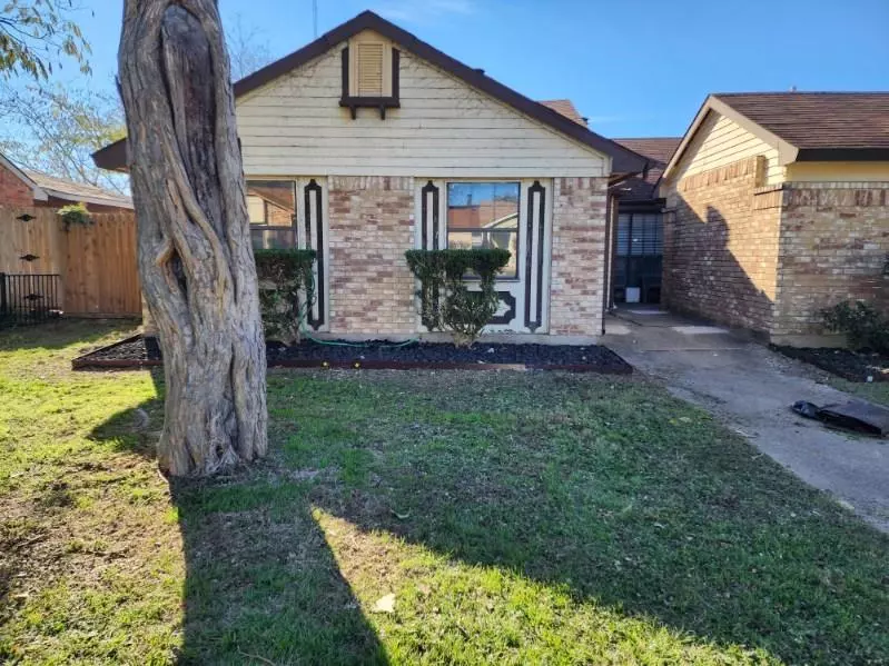 411 Dollins Street, Cedar Hill, TX 75104