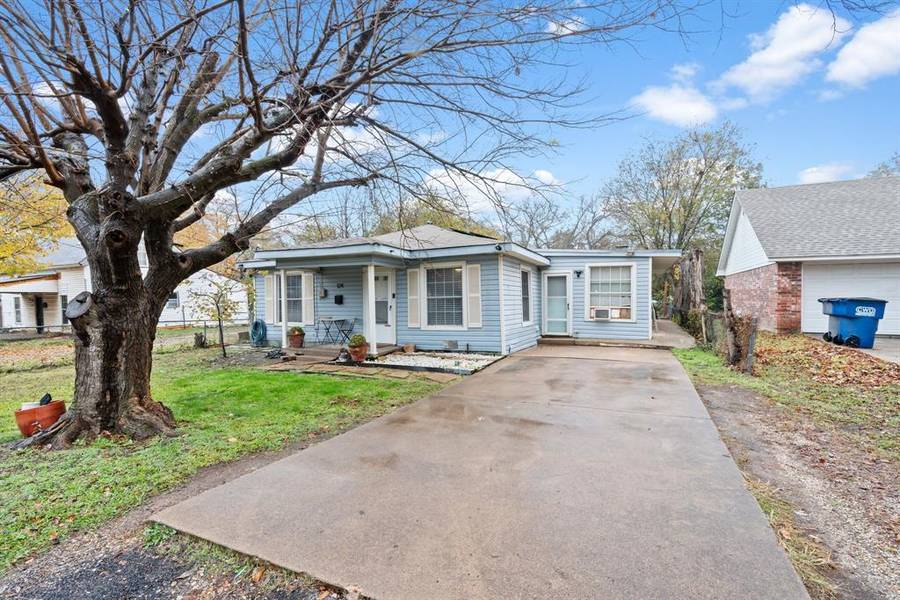 124 E Walnut Street, Lancaster, TX 75146