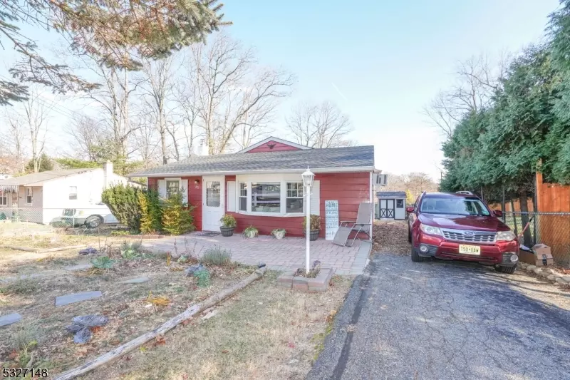 20 Delaware Ave, Jefferson Twp., NJ 07849