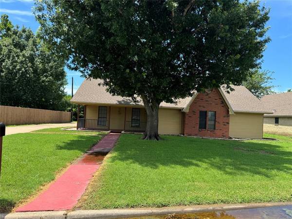 804 Crestline Drive, Mexia, TX 76667