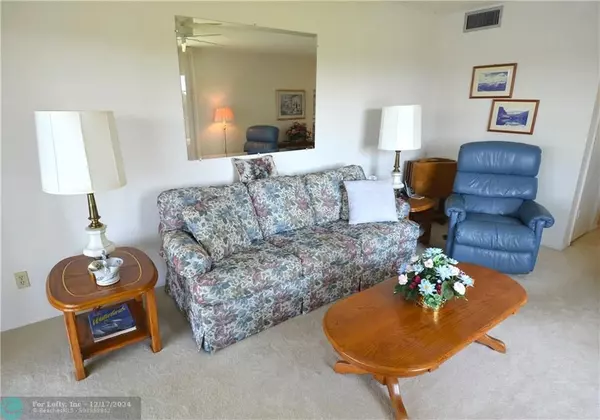 Vero Beach, FL 32962,33 Vista Gardens Trail  #207