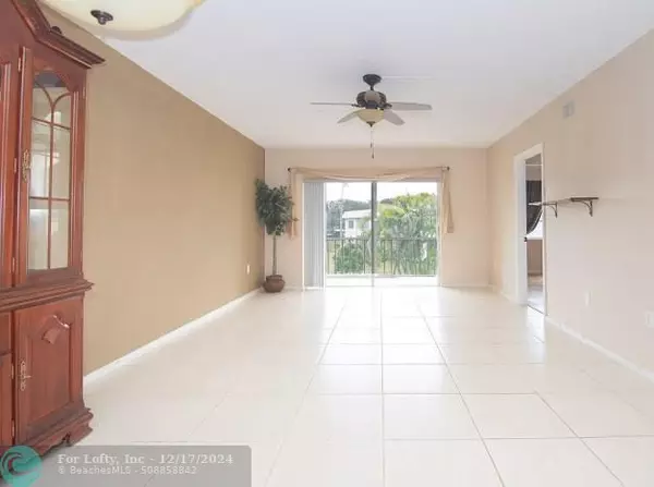 Boca Raton, FL 33428,9796 Marina  #225