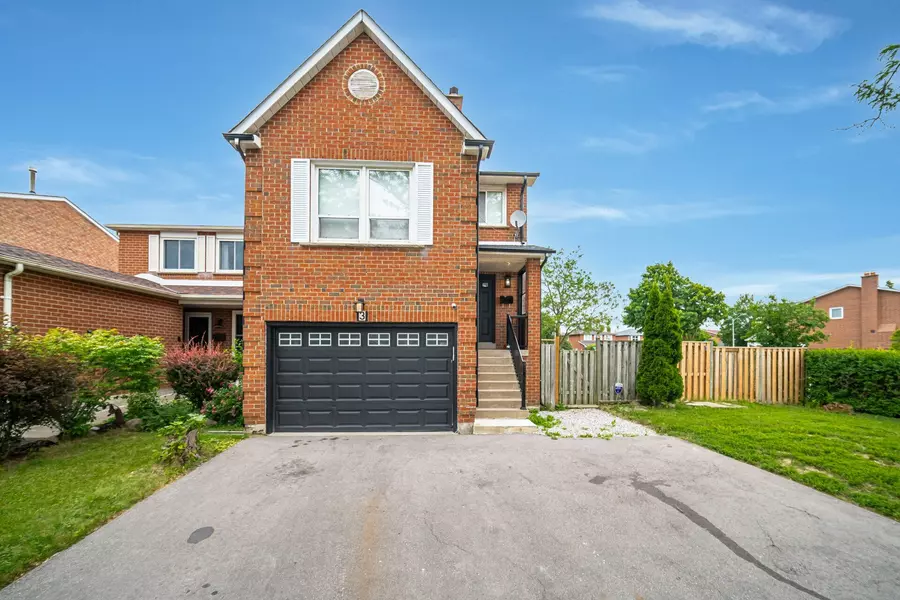 3 New Seabury DR, Vaughan, ON L4K 2B7