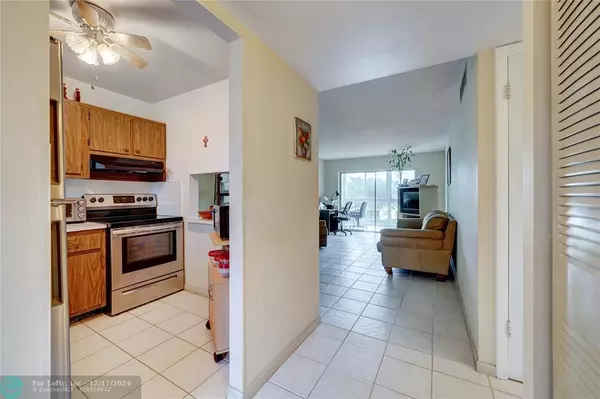 Sunrise, FL 33322,8325 Sunrise Lakes Blvd  #306