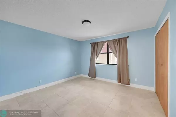 Sunrise, FL 33322,10207 Sunrise Lakes Blvd  #307