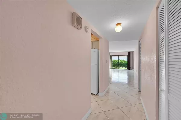 Deerfield Beach, FL 33441,860 SE 6th Ave  #304