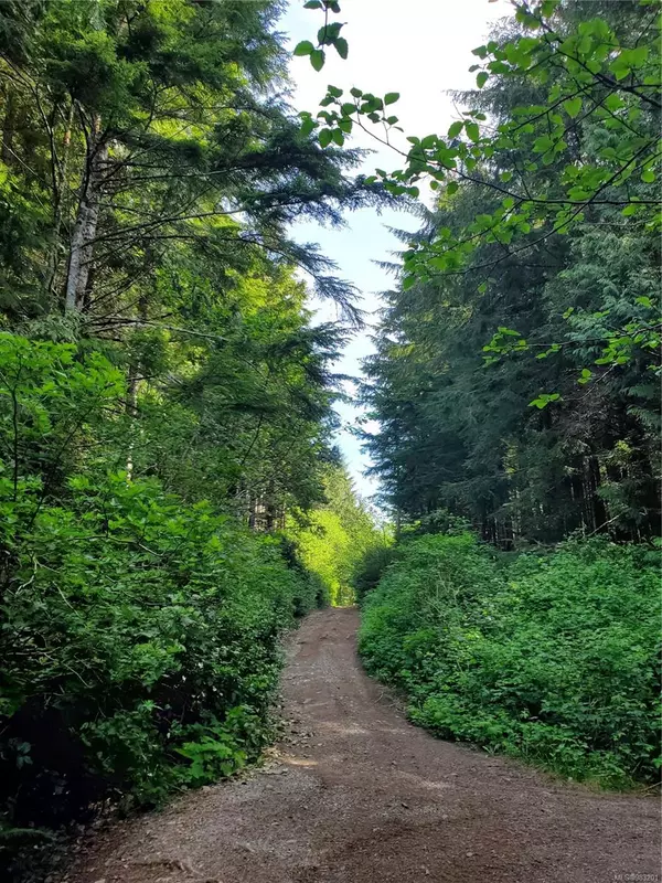 Ucluelet, BC V0R 3A0,SL 3 Kvarno Island