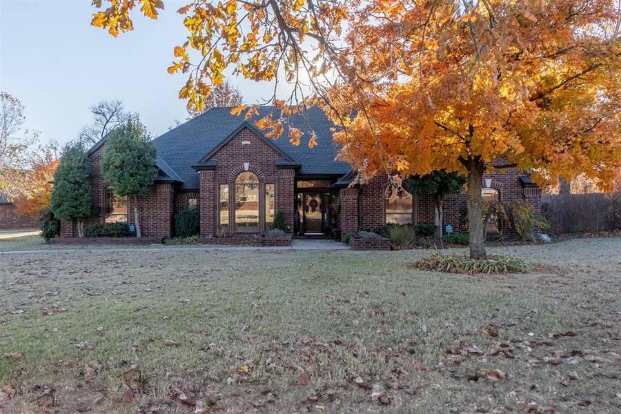 201 Chisholm Trail Way, Yukon, OK 73099