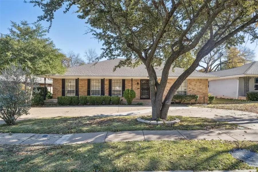 6814 Kingsbury Drive, Dallas, TX 75231