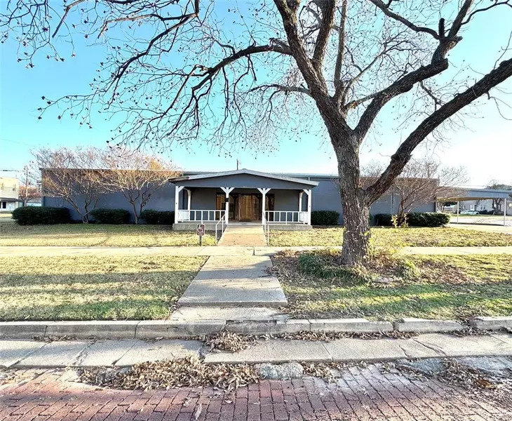 203 W 7th Street, Cisco, TX 76437