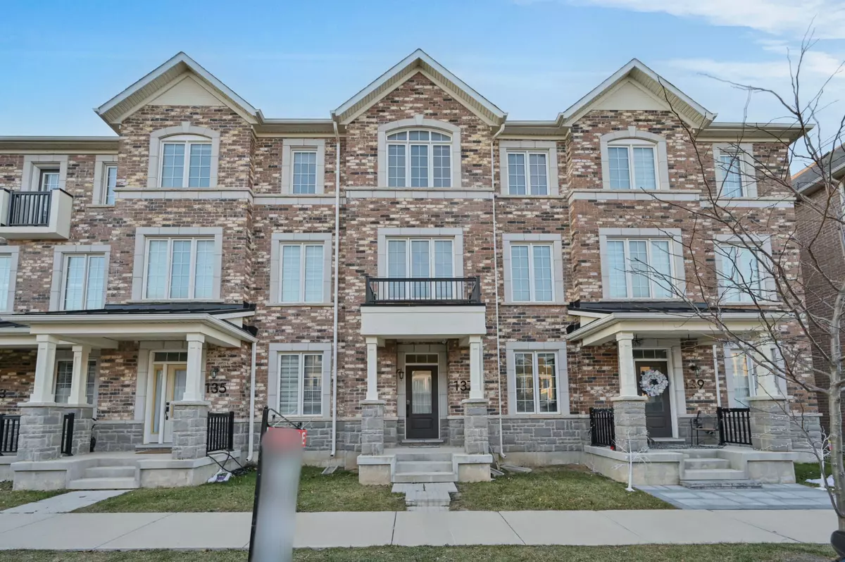 Oakville, ON L6H 0X9,137 Stork ST