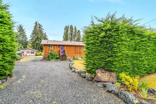 Qualicum Beach, BC V9K 2A5,454 Warder Cres