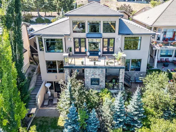 30 Patina LN SW, Calgary, AB T3H 3N4