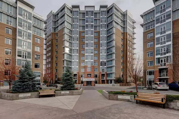 Calgary, AB T3A 2Y1,32 Varsity Estates CIR NW #305