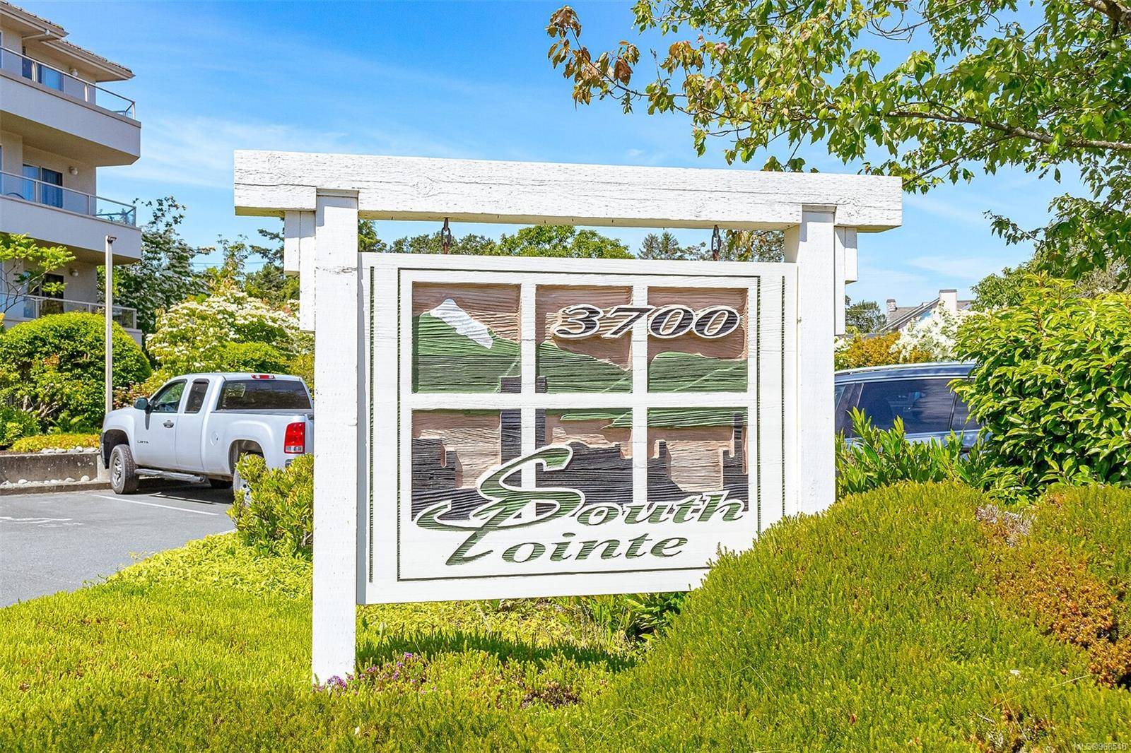 Saanich, BC V8Z 4C2,3700 Carey Rd #407