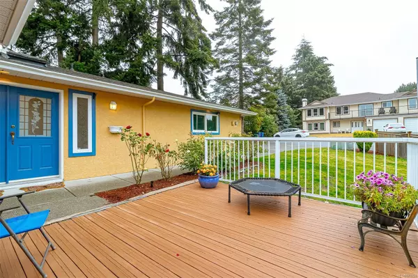 Central Saanich, BC V8Z 5V1,6599 Central Saanich Rd #E