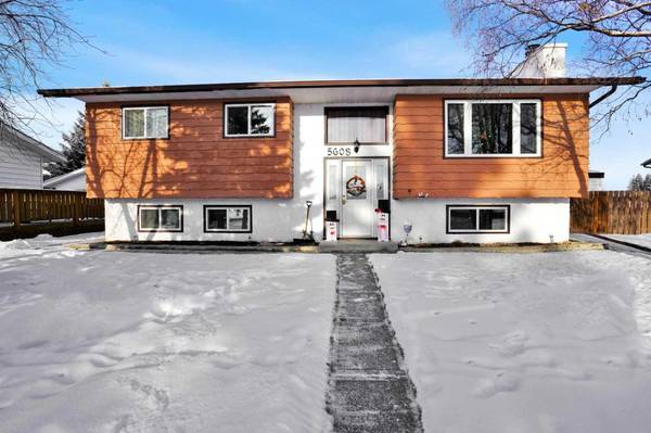 5608 56A AVE, Rocky Mountain House, AB T4T 1H7