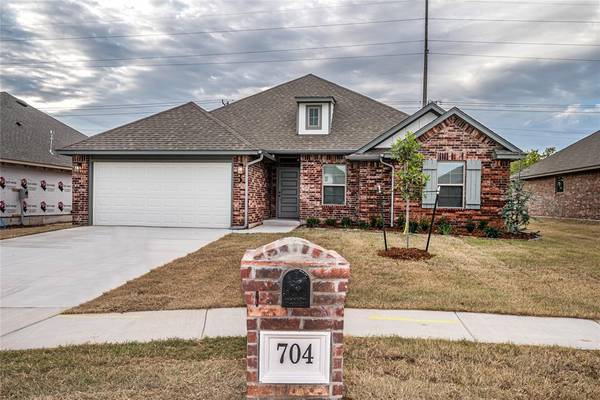 704 Black Mesa Court, Yukon, OK 73099