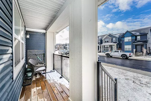 Calgary, AB T3N 1A8,90 Corner Ridge Mews NE