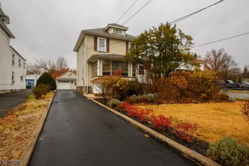 25 E Henry St, Linden City, NJ 07036