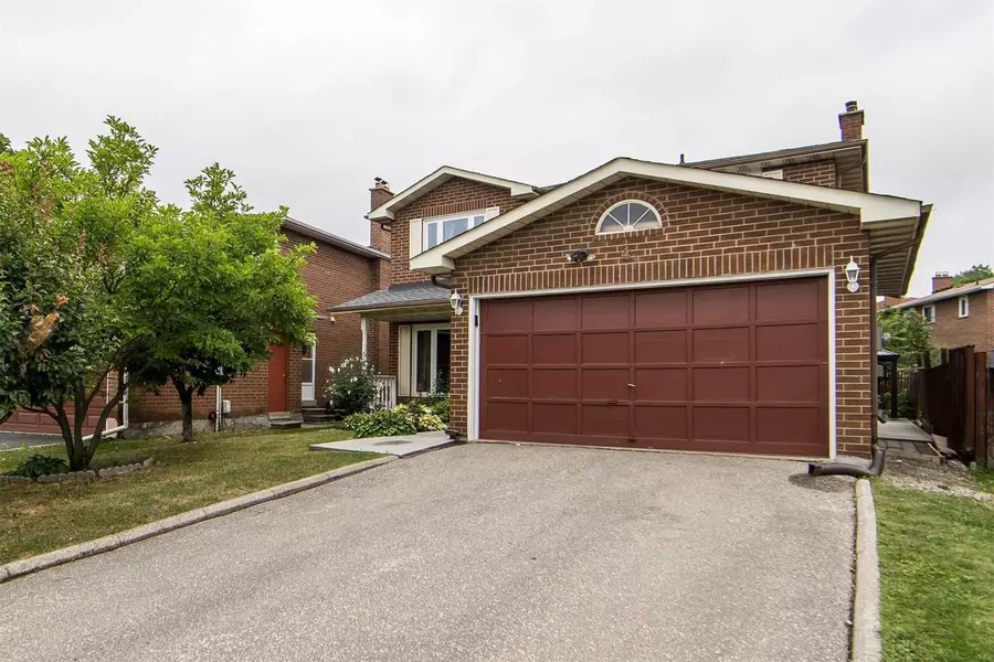 4 Quaker Ridge RD #Main, Vaughan, ON L4K 2E6