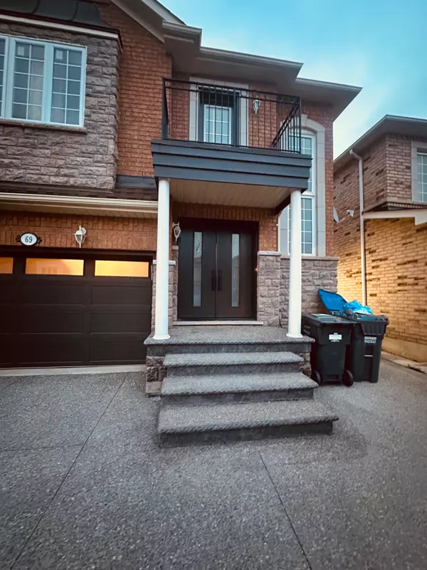 Brampton, ON L7A 3T5,69 Sir JACOBS CRES E