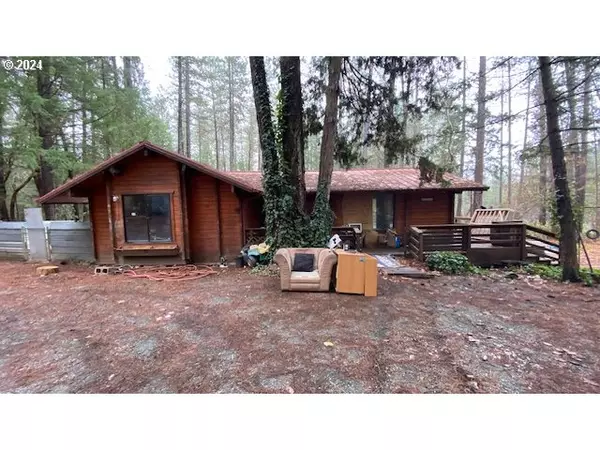 6616 W EVANS CREEK RD, Rogue River, OR 97537