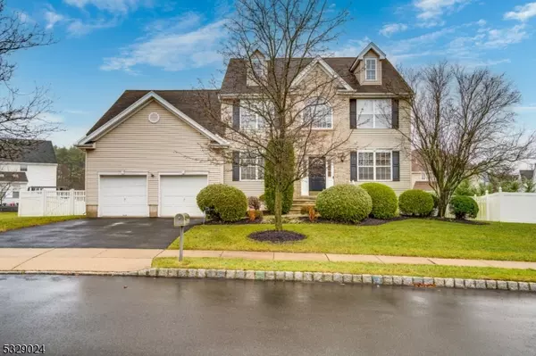 100 Timberhill Dr, Franklin Twp., NJ 08823