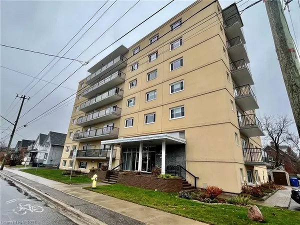 North Bay, ON P1B 2V9,810 MAIN ST W #302