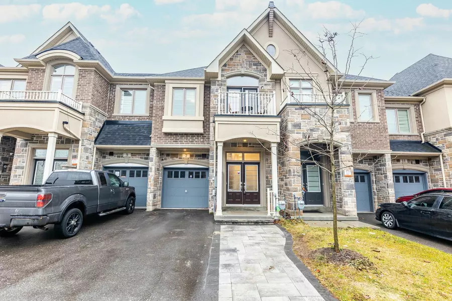 7 Dalbeattie DR, Brampton, ON L6Y 6H7