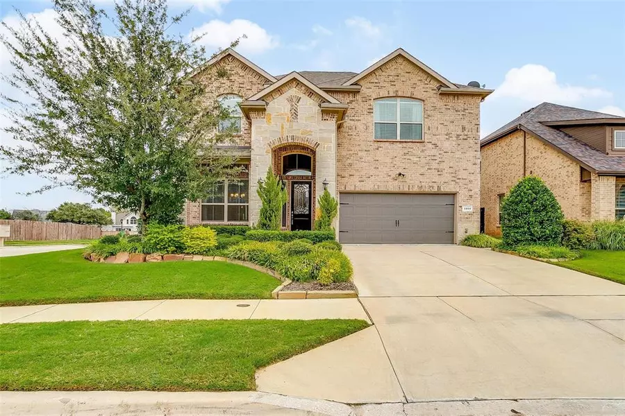 5868 Canyon Oaks Lane, Fort Worth, TX 76137