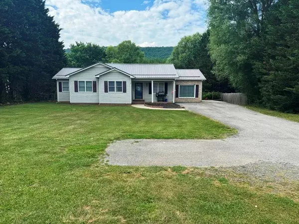 853 Ivanhoe Rd, Max Meadows, VA 24360