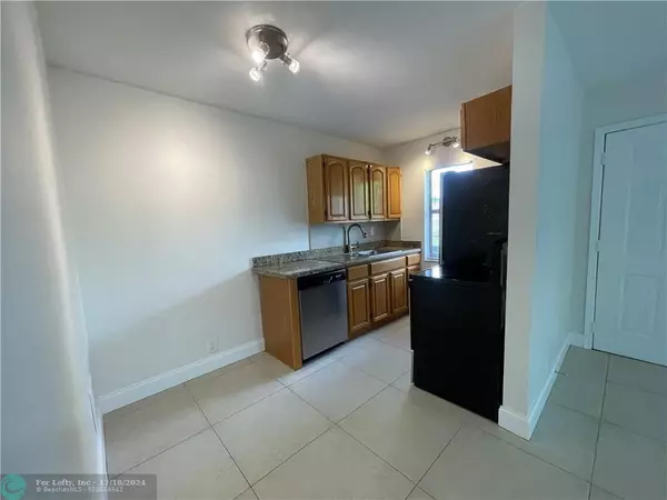 Wilton Manors, FL 33334,601 NE 29  #16