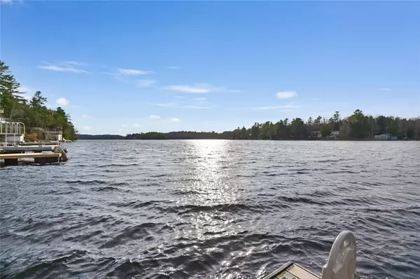 Leeds And The Thousand Islands, ON K0E 1B0,971 FOSTER BAY LN