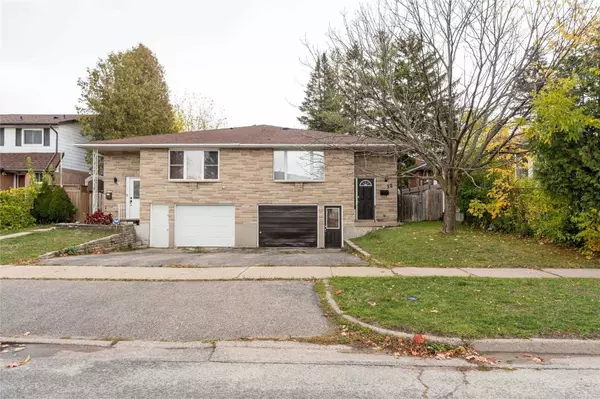 32 Obermeyer DR, Kitchener, ON N2A 1P6