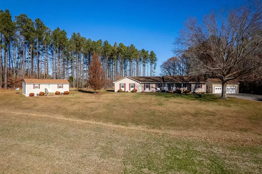 2071 China Hill RD, Warsaw, VA 22572