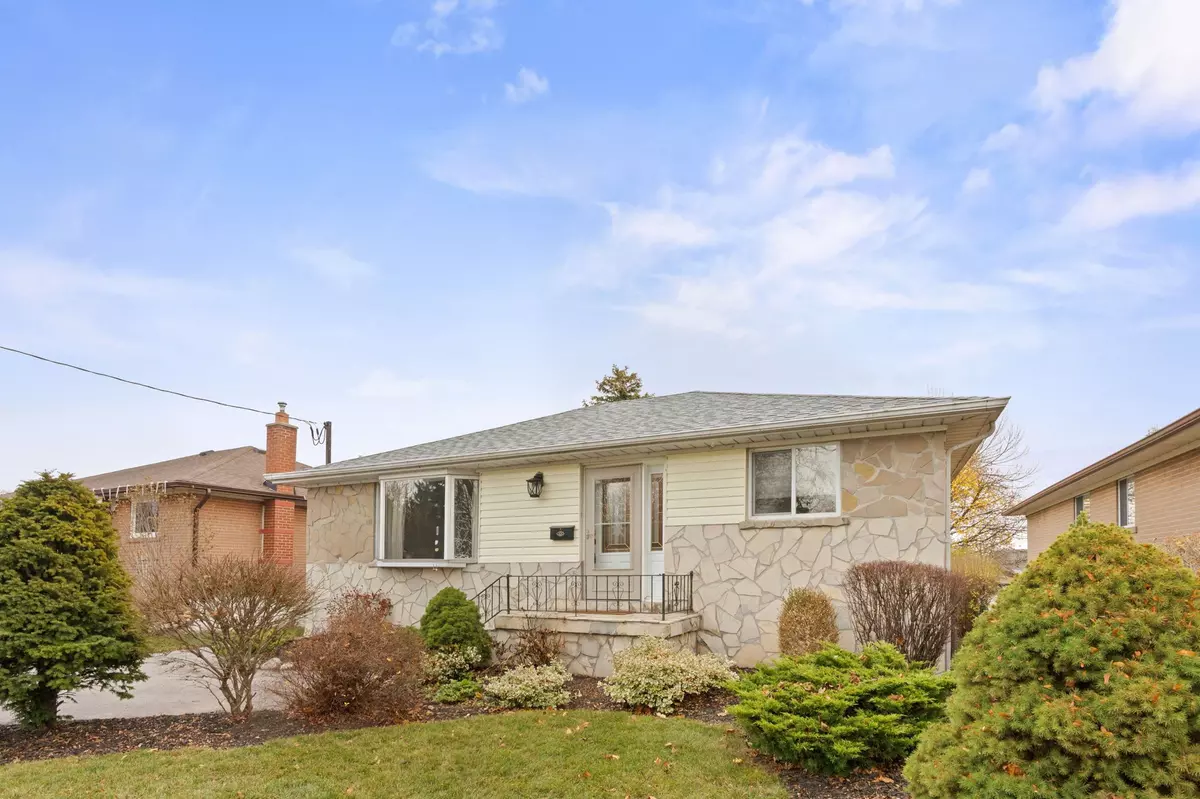 Oshawa, ON L1J 3T6,1451 Bala DR