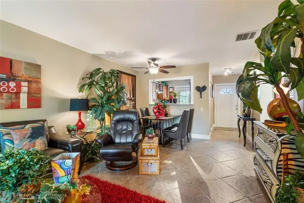 Lauderdale Lakes, FL 33313,5151 W Oakland Park Blvd  #204