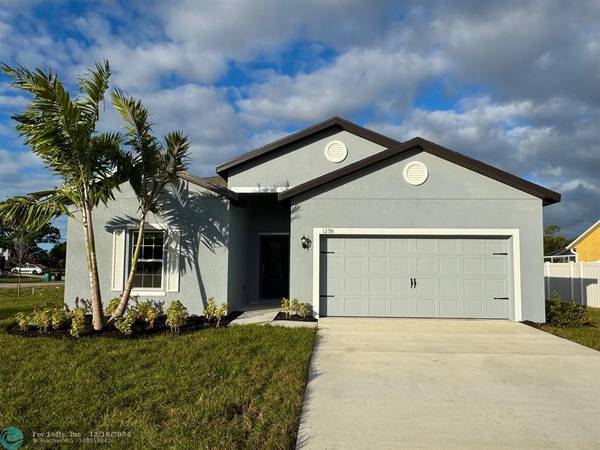 1298 SW Empire St, Port St Lucie, FL 34983