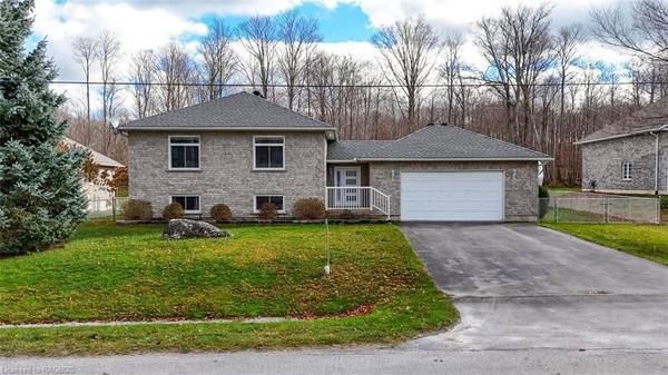 18 WALKER WAY, South Bruce Peninsula, ON N0H 2G0